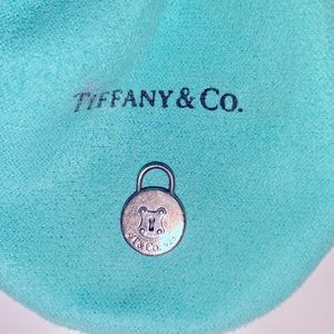 Auth Tiff & Co. Silver Circle Lock Keyhole Charm